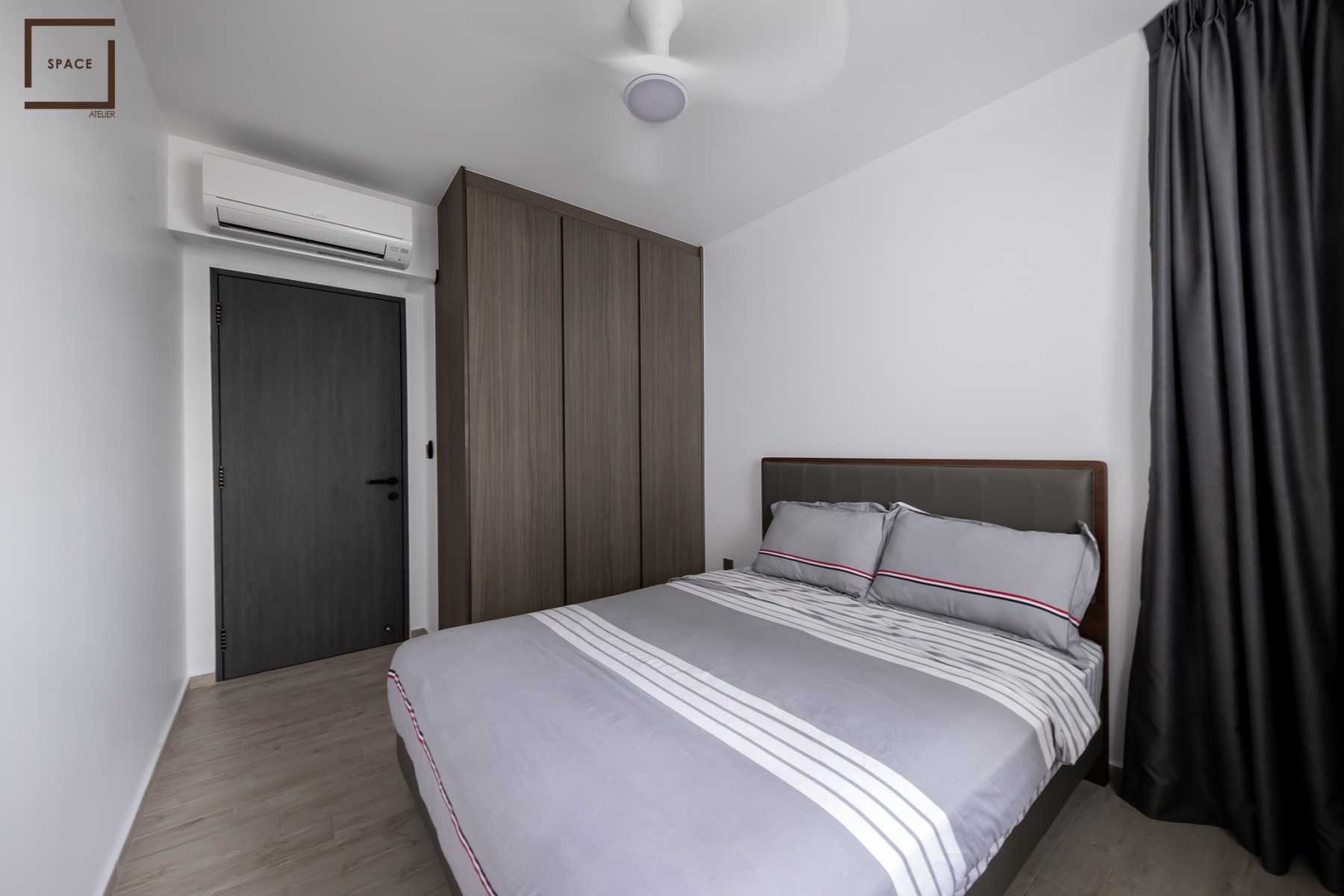 Contemporary Bedroom with Wardrobe and Queen Bed