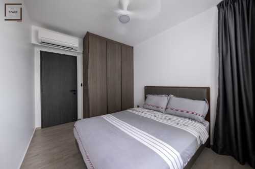 Contemporary Bedroom at Resale 5 Room HDB @ Bukit Batok