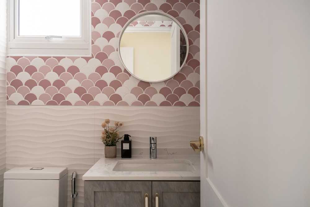 Transitional Bathroom with Mirror and Bathroom Storage