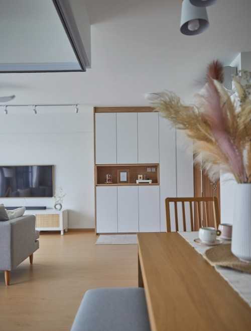Scandinavian Entryway at Compassvale Bow