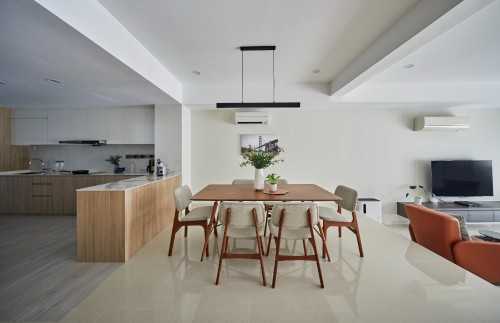 Modern Dining Room at Cashew Drive