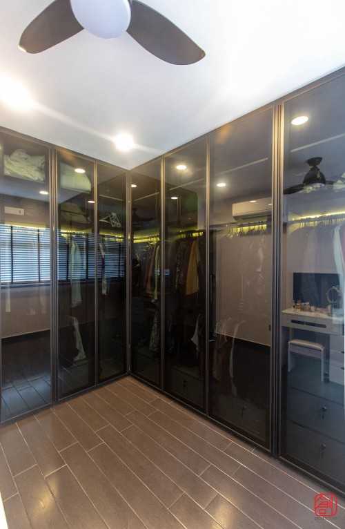 Contemporary Walk-in Wardrobe at Buangkok