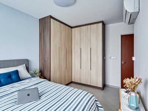 Contemporary Bedroom at Telok Blangah Street 31