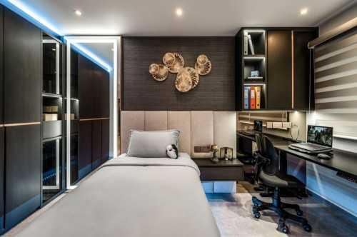 Modern Bedroom at Jalan Membina