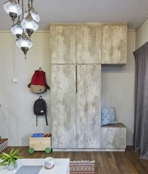 Contemporary Entryway at Yishun Central