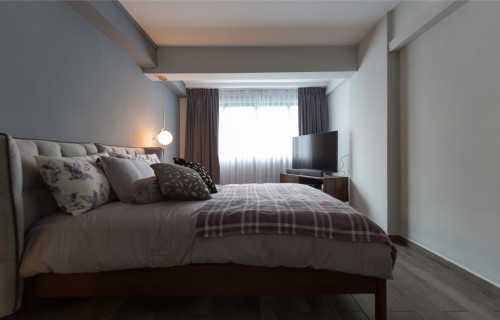 Contemporary Bedroom at Bendemeer Road