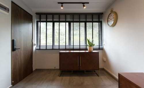 Contemporary Entryway at Bendemeer Road