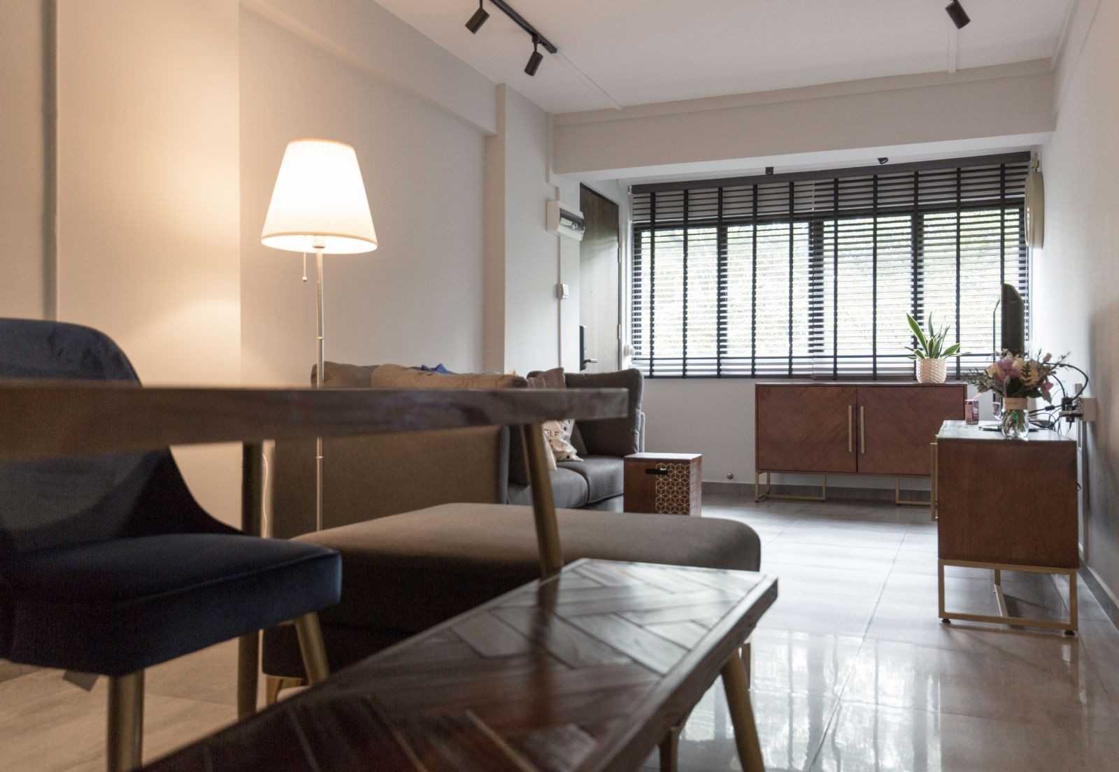 Contemporary Living Room with Sofa and Lamps