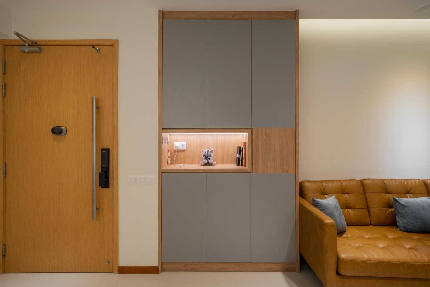 Modern Living Room with Vinyl Flooring and TV Console