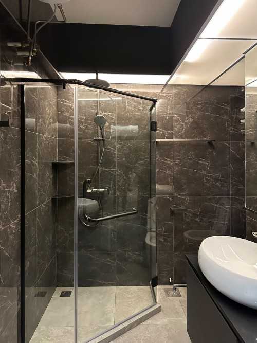 Modern Bathroom at Northshore Edge