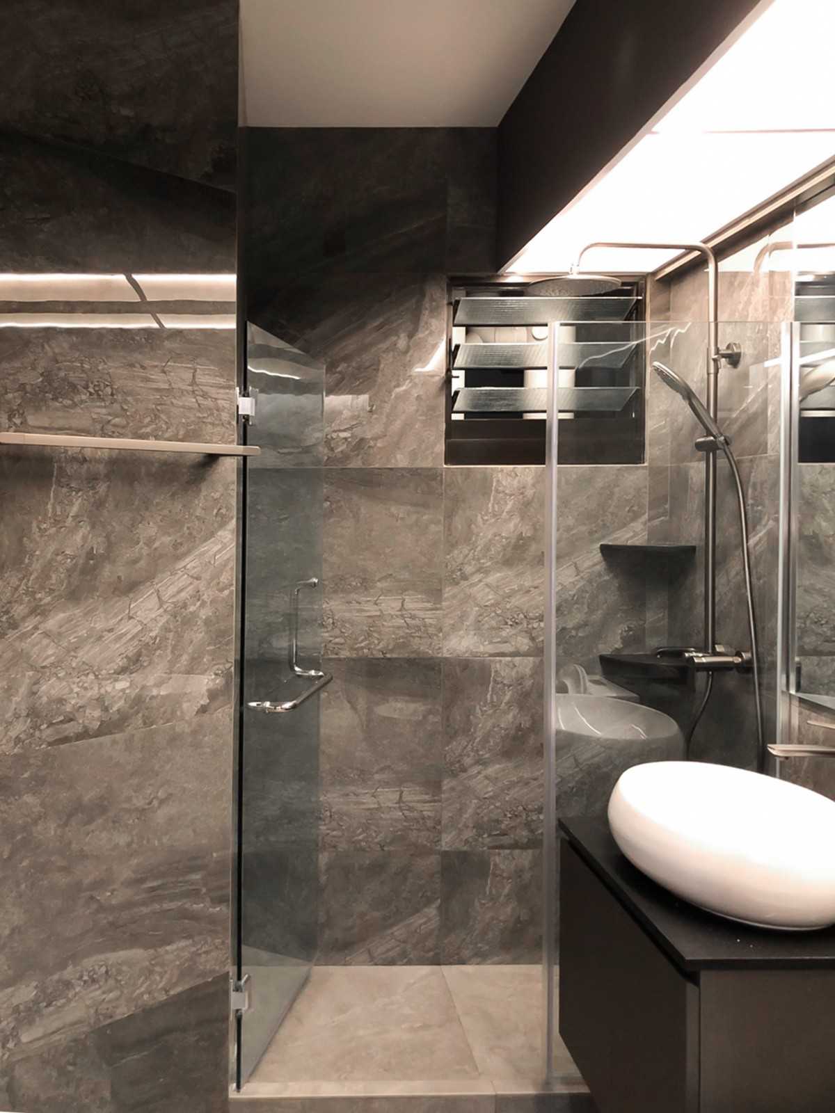 Modern Bathroom with Shower Screen and Bathroom Storage