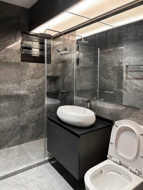 Modern Bathroom at Northshore Edge