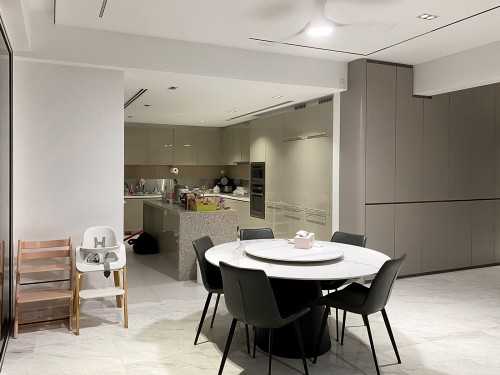 Modern Dining Room at Sky@eleven
