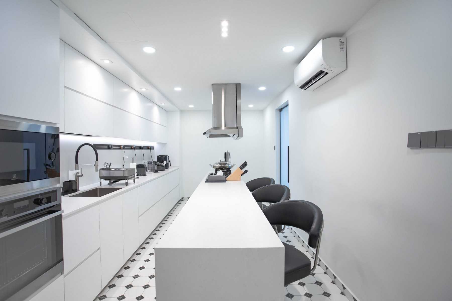 Scandinavian Kitchen with Kitchen Island and Kitchen Backsplash