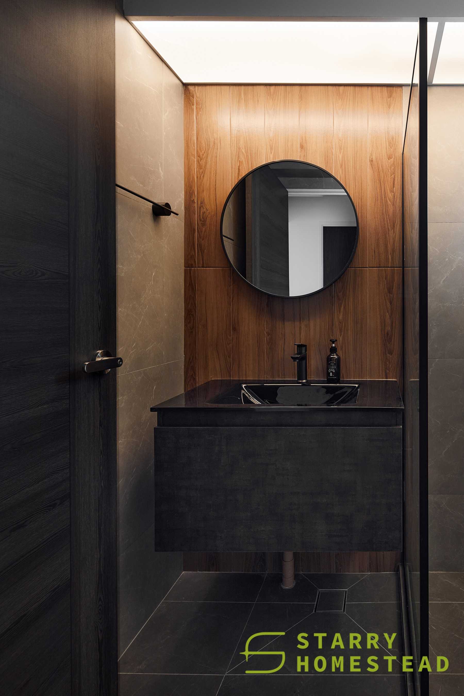 Scandinavian Bathroom with Mirror and Flooring