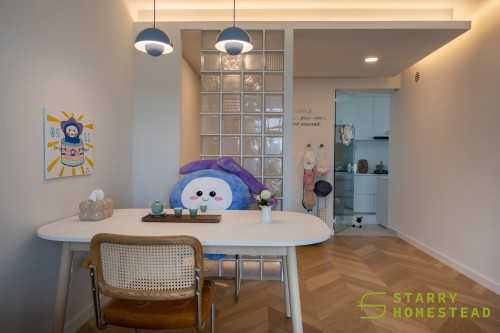 Minimalist Dining Room at 96B Henderson Road