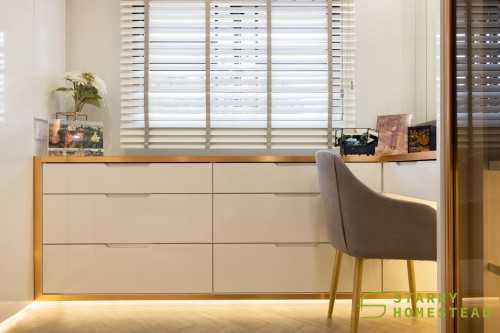 Modern Bedroom at 86 Whampoa Drive