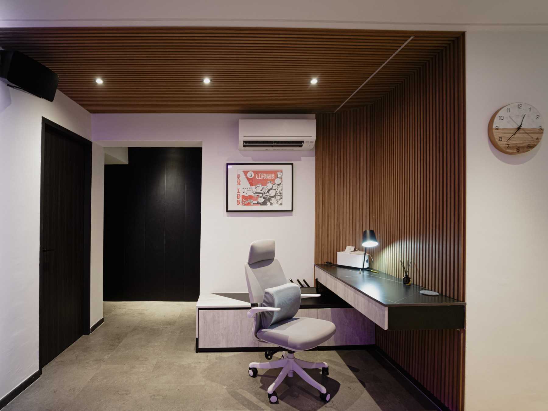 Modern Home Office with Feature Wall and Desk