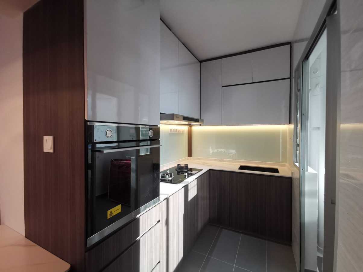 Scandinavian Kitchen with Countertop and Homogeneous Tiles