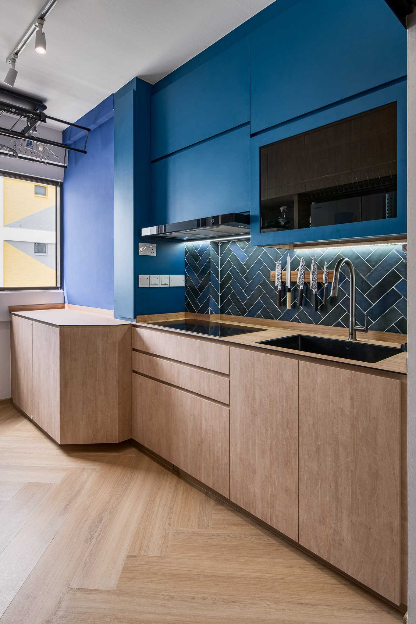 Eclectic Kitchen with Countertop and Open Kitchen