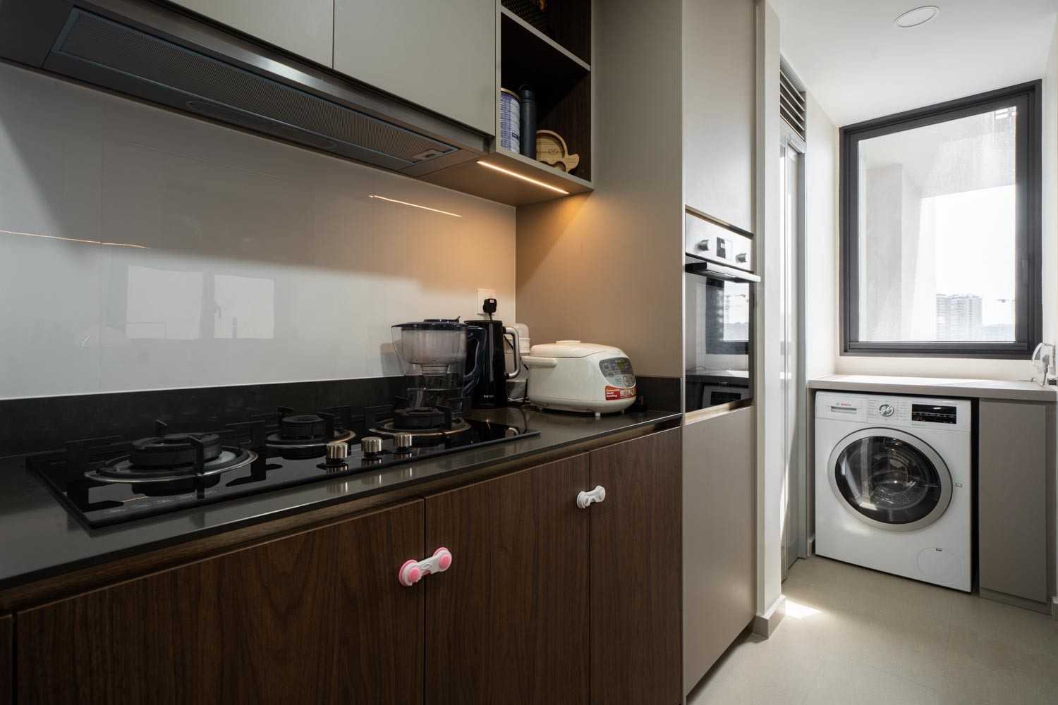 Modern Kitchen with Kitchen Window and Kitchen Accessories