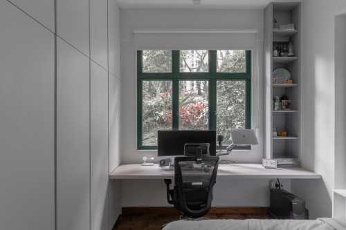 Scandinavian Workstation at Hume Avenue