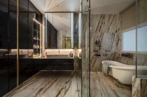 Modern Bathroom at Lucky Heights