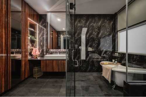 Modern Bathroom at Lucky Heights