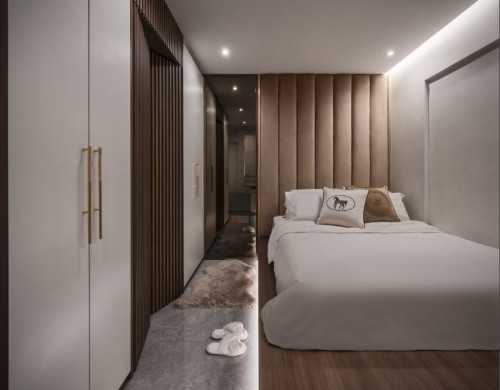 Contemporary Bedroom at 270 Toh Guan Road