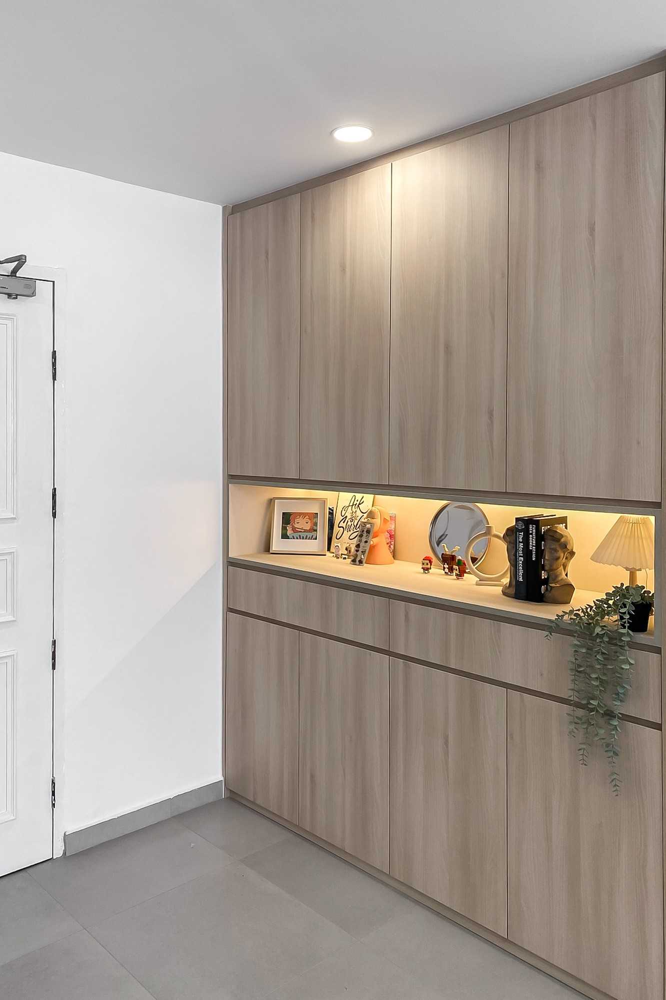 Minimalist Entryway with Mirror and Lighting