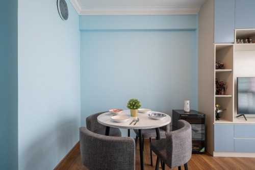 Minimalist Dining Room at 640 Senja Close