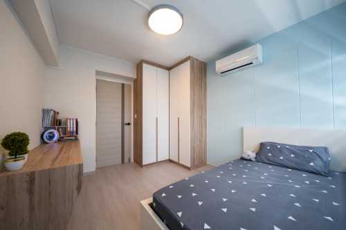 Modern Bedroom at 719 Pasir Ris