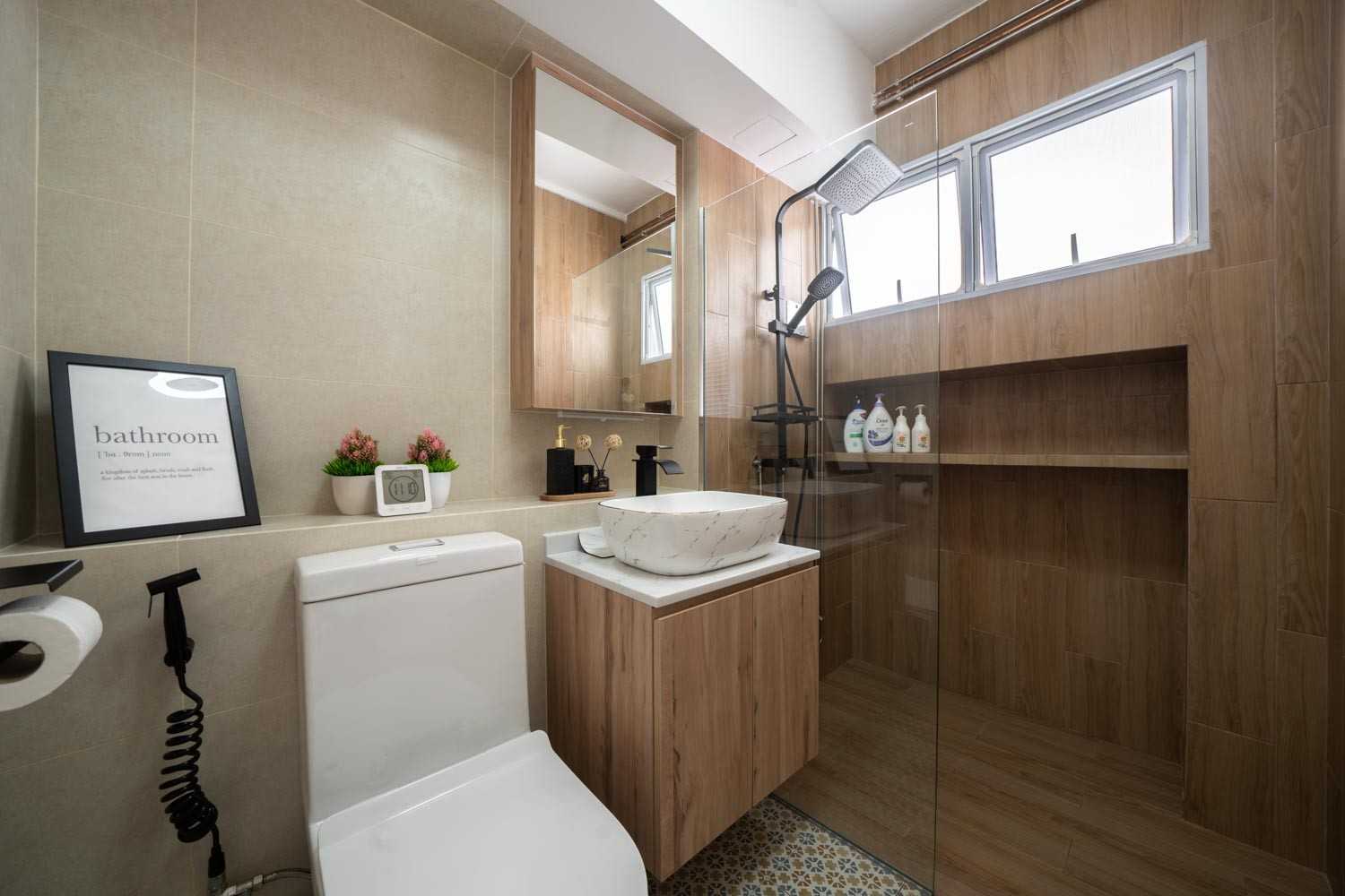 Modern Bathroom with Countertop and Vinyl Flooring