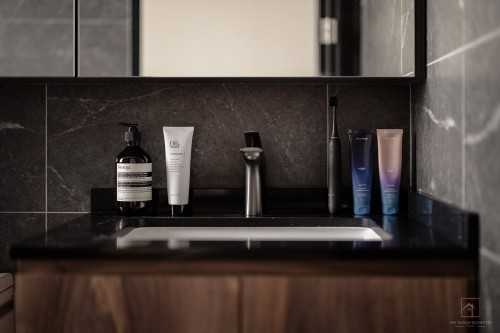 Contemporary Bathroom at 543 Dunman Road (Questa Condo)