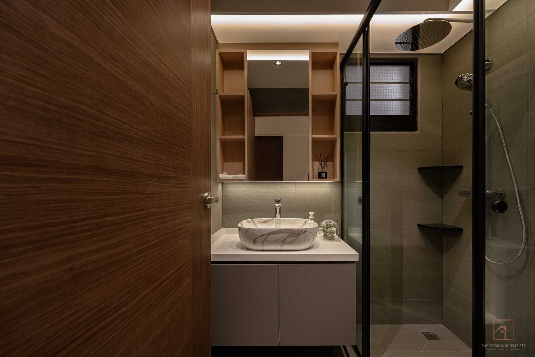 Contemporary Bathroom with Countertop and Mirror