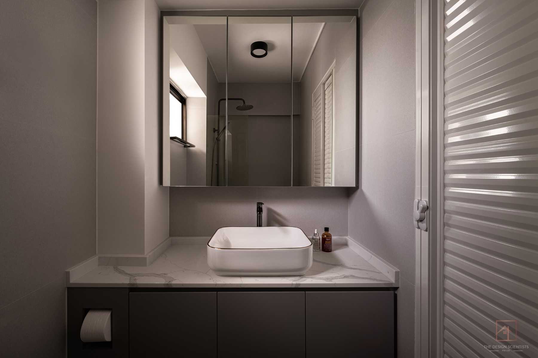 Scandinavian Bathroom with Countertop and Bathroom Sinks