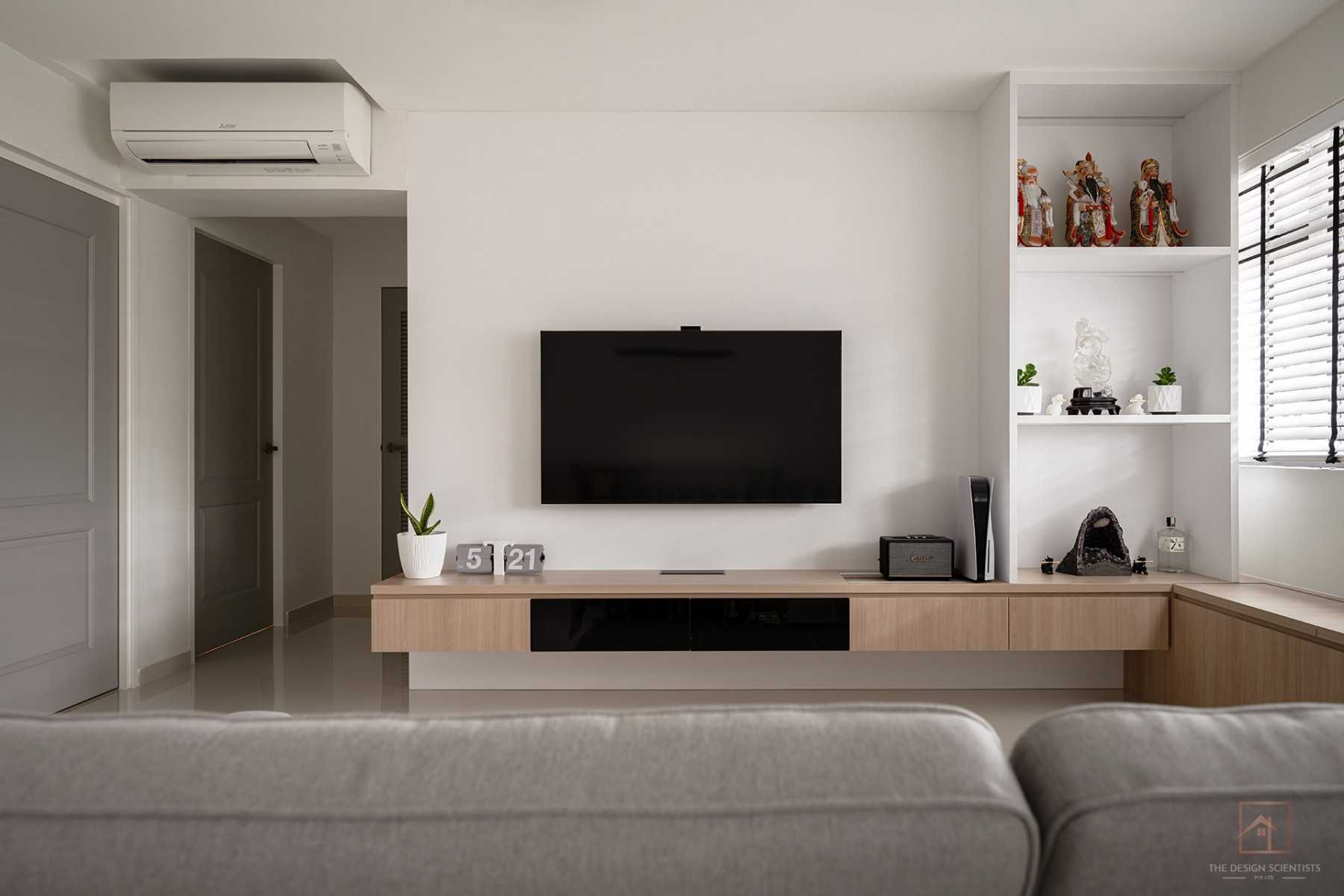 Scandinavian Living Room with Settee and Homogeneous Tiles