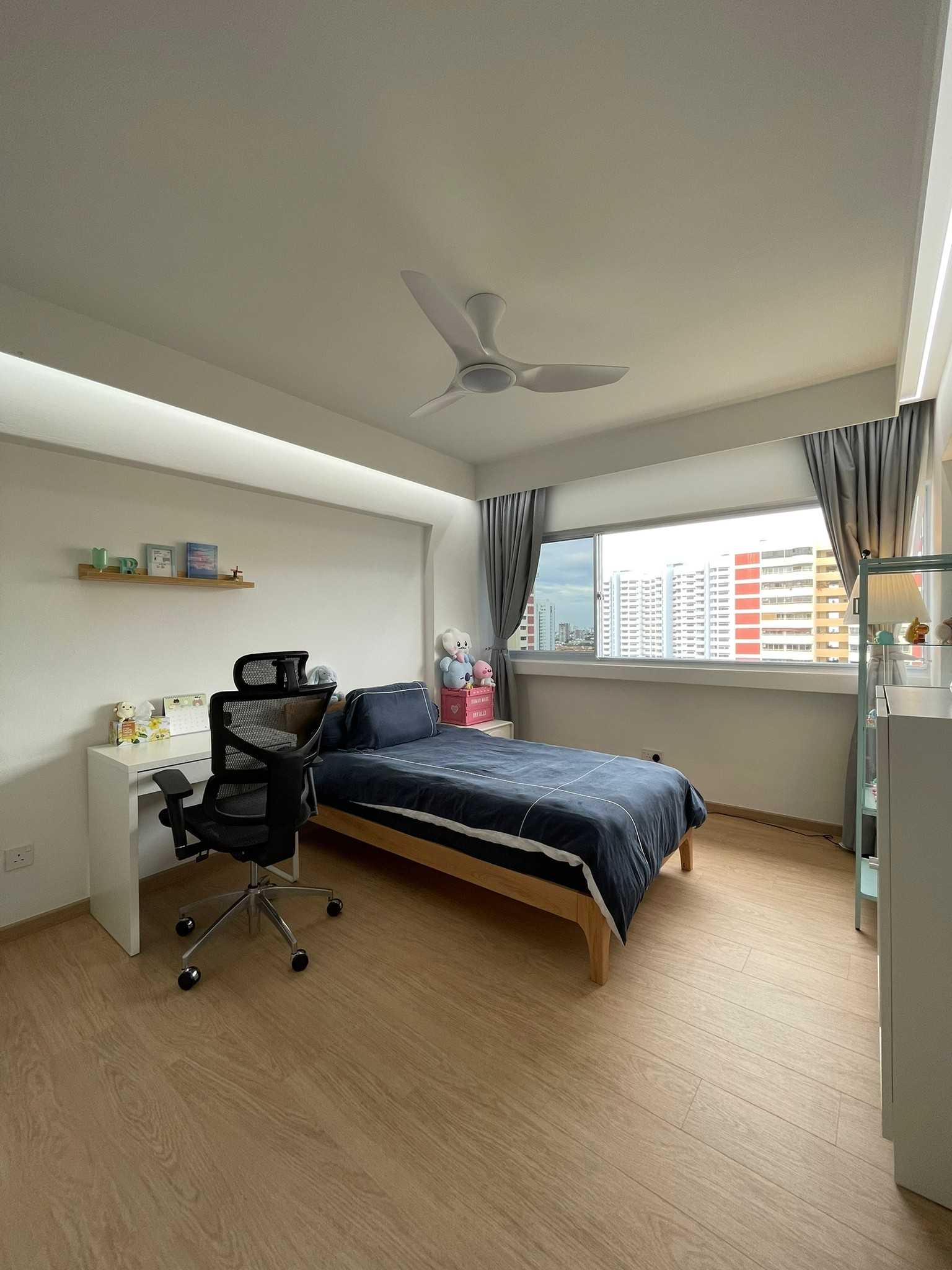 Contemporary Bedroom with Vinyl Flooring and Cove Lighting
