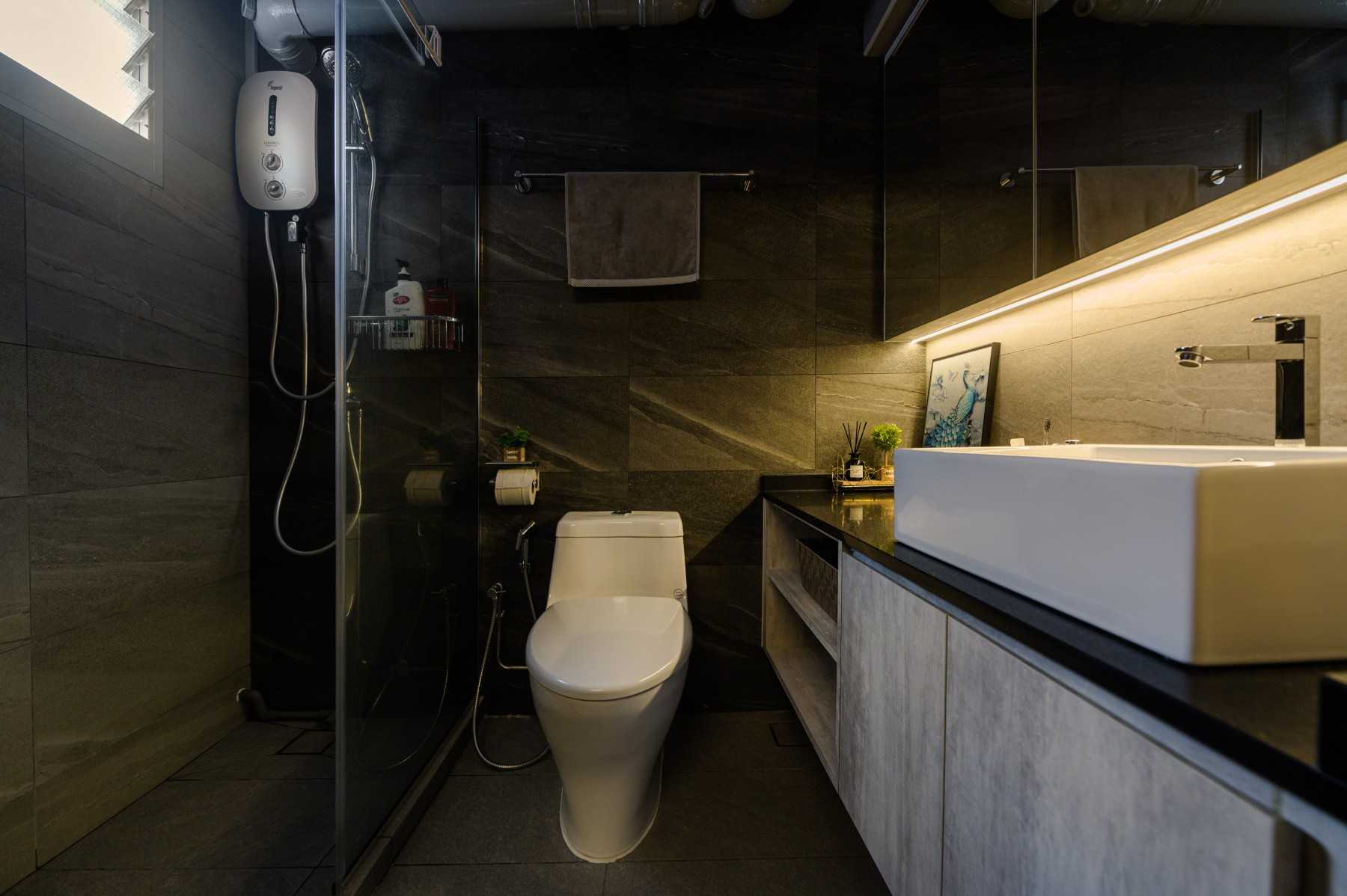 Scandinavian Bathroom with Homogeneous Tiles and Mirror
