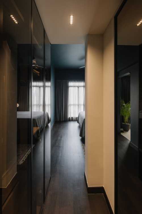 Modern Walk-in Wardrobe at Aspen Heights