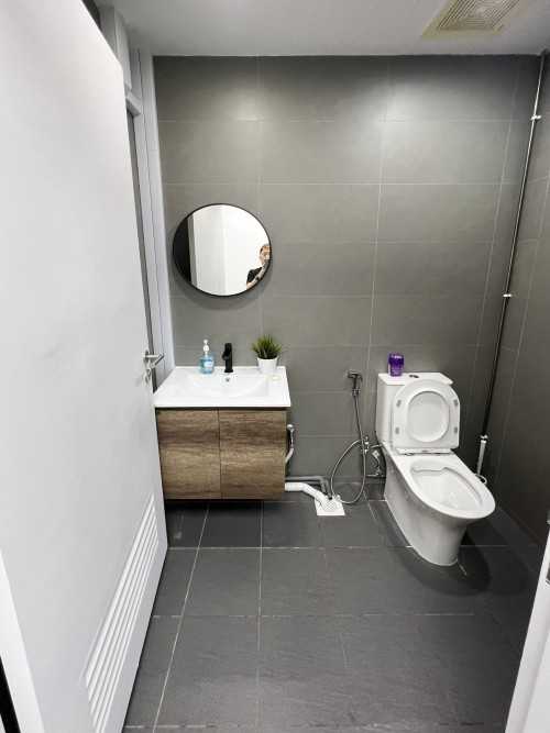 Modern Bathroom at CT Hub 2
