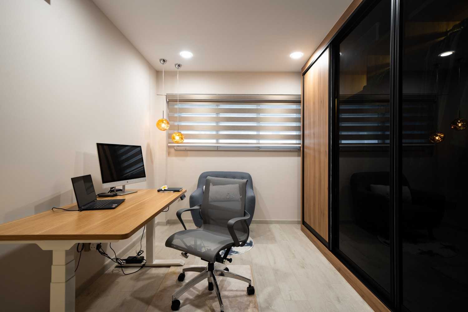 Contemporary Walk-in Wardrobe with Mirror and Wardrobe