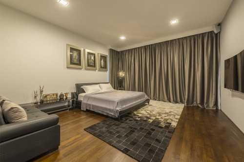 Modern at Jalan Lengkok Sembawang