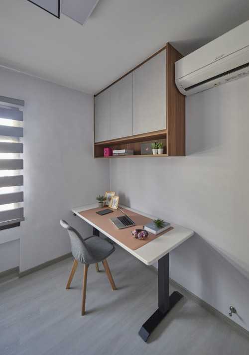 Contemporary Bedroom at 73A Redhill