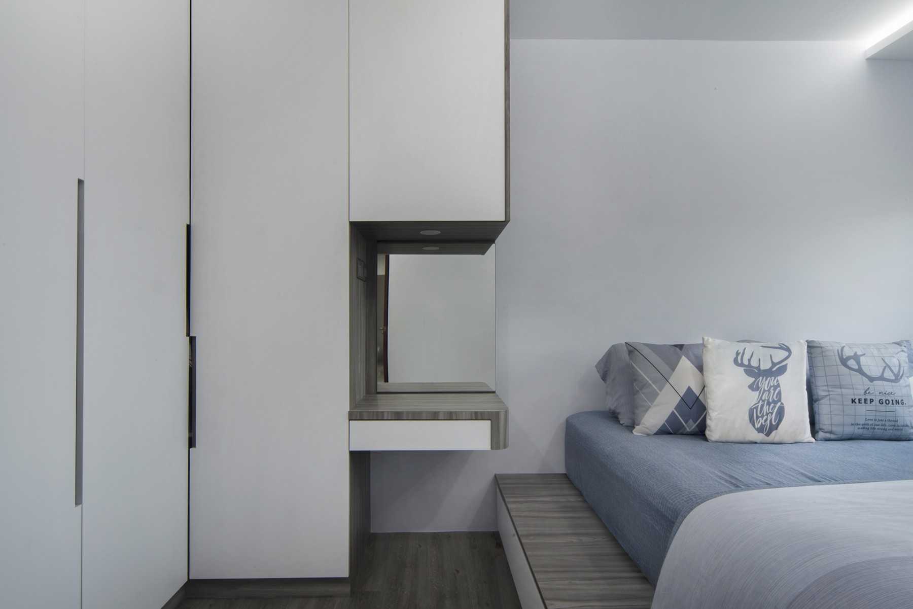 Contemporary Bedroom with Vinyl Flooring and Cove Lighting