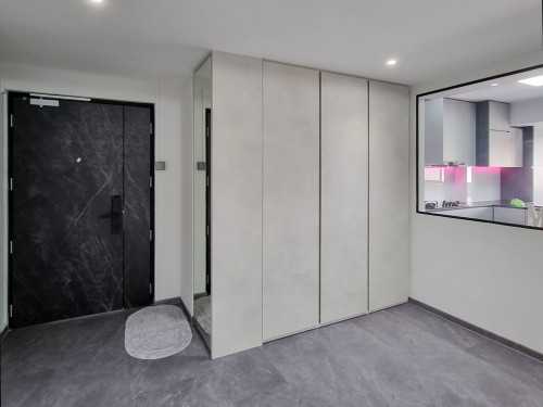Modern Foyer at Woodlands