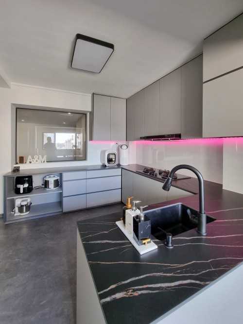 Modern Kitchen at Woodlands
