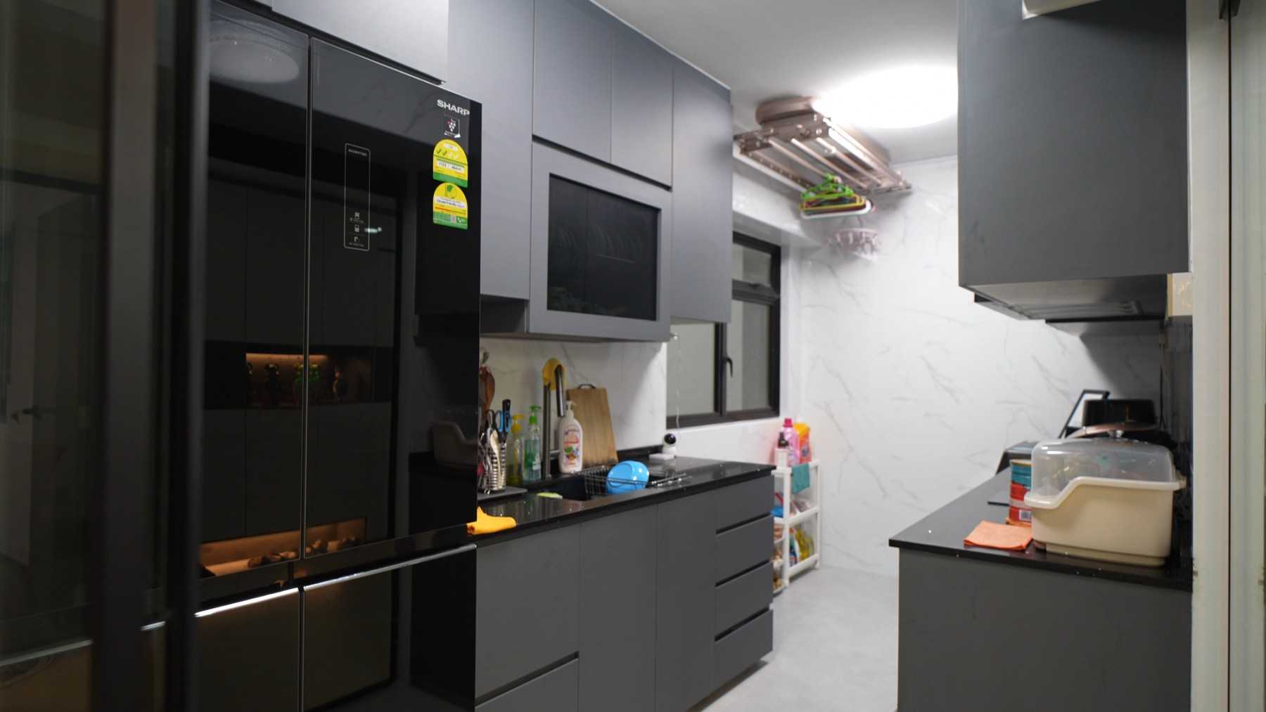 Modern Kitchen with Countertop and Kitchen Window