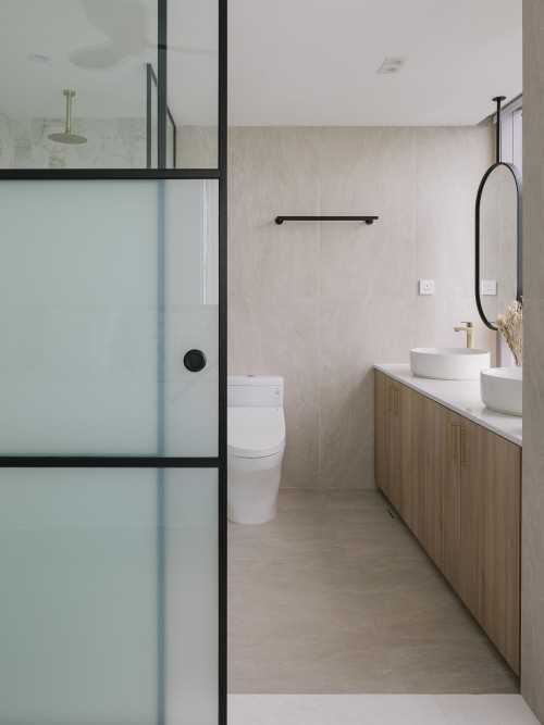 Modern Bathroom at Silversea