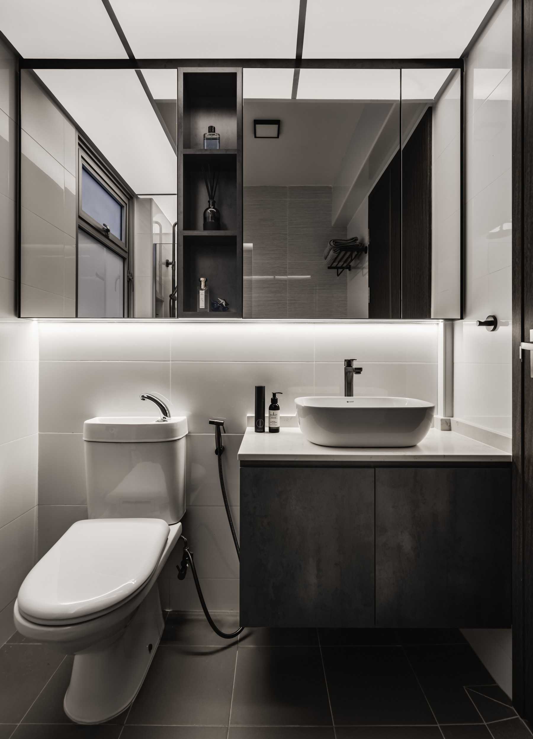Contemporary Bathroom with Countertop and Mirror